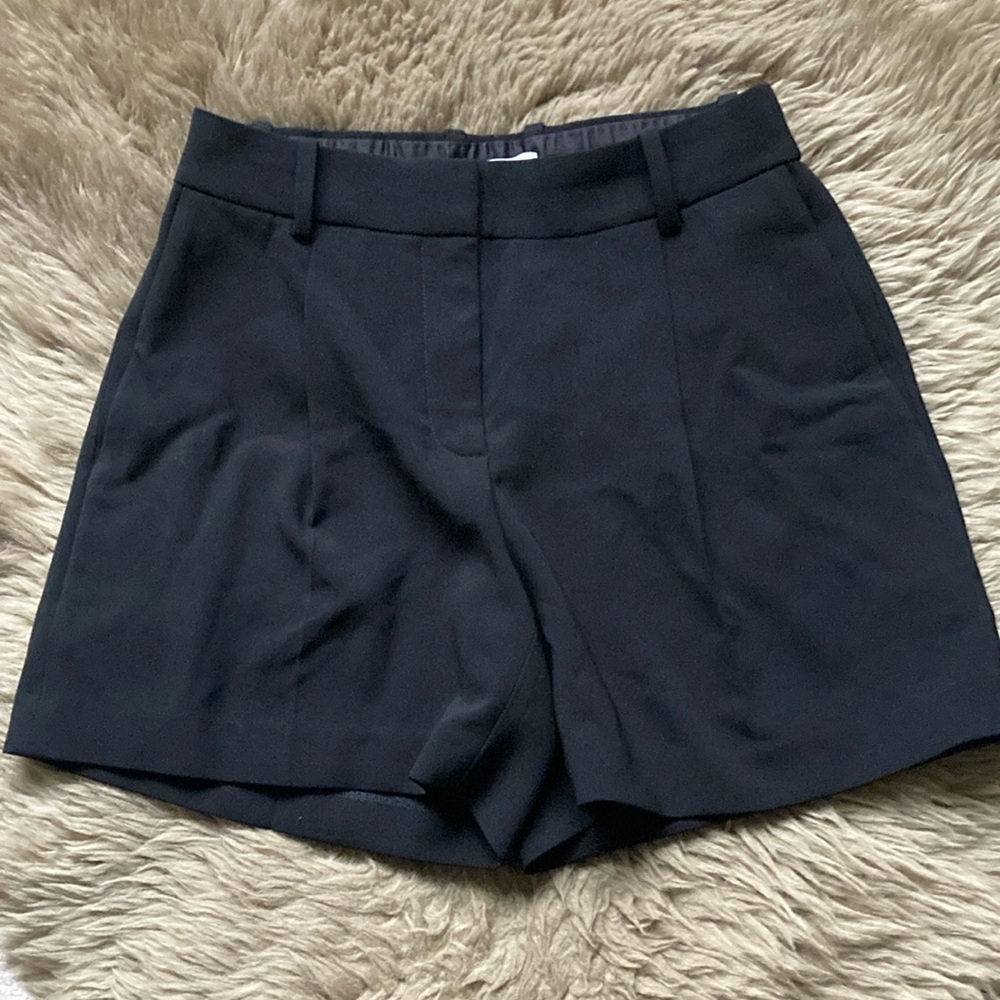 Aritzia Babton Pleated Dress Shorts in Black